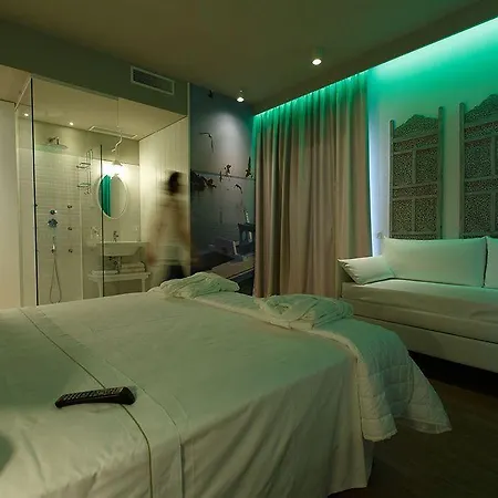 מלון Luxor Boutique 4*